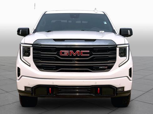 Used 2024 GMC Sierra 1500 AT4 w/ Technology Package AWD/4WD image 3