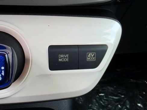 Used 2016 Toyota Prius Two FWD image 25