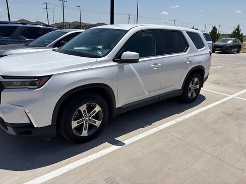 Used 2024 Honda Pilot EX-L image 3