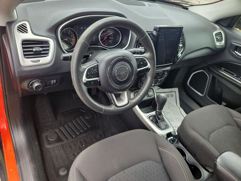 Used 2019 Jeep Compass Sport FWD image 13