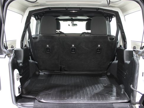 Used 2018 Jeep Wrangler Unlimited Sport image 21