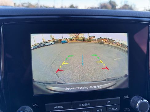 Used 2023 Nissan Frontier SV w/ Technology Package image 23