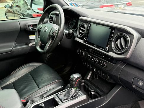 Used 2020 Toyota Tacoma TRD Pro AWD/4WD image 25