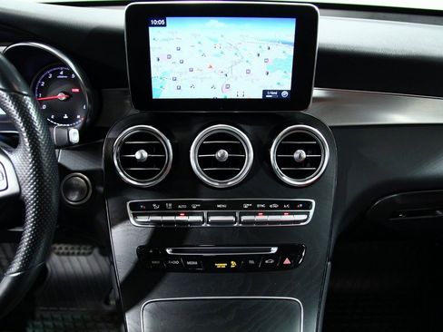 Used 2019 Mercedes-Benz GLC 300 4MATIC Coupe image 21