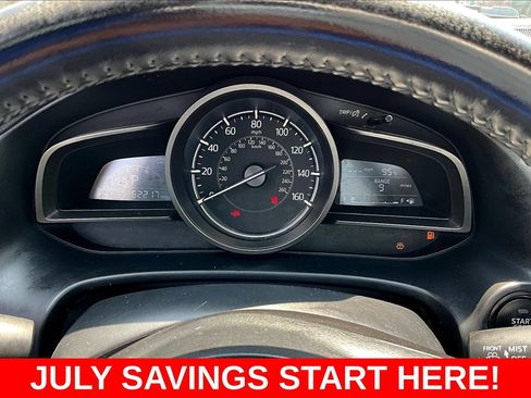 Used 2018 MAZDA MAZDA3 Touring FWD image 16