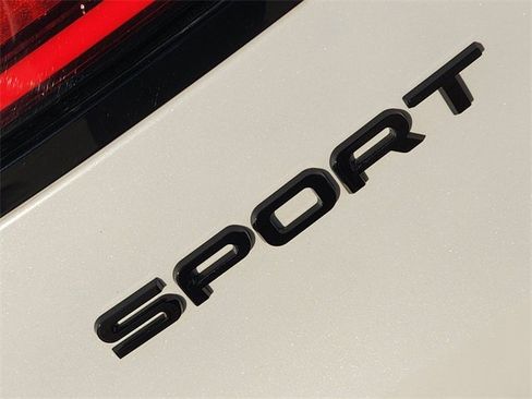 Used 2024 Land Rover Range Rover Sport SE image 12