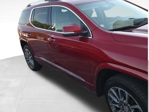 Used 2023 GMC Acadia Denali w/ Denali Ultimate Package AWD/4WD image 9