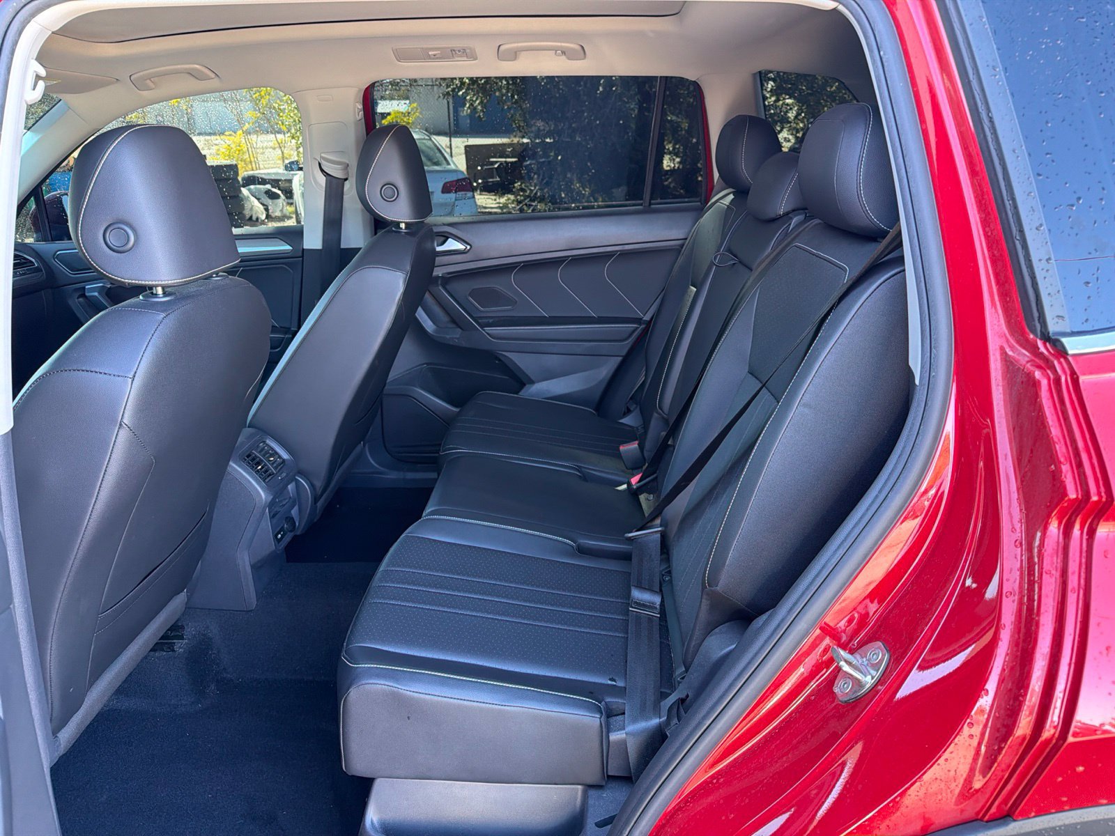Used 2022 Volkswagen Tiguan SE AWD/4WD image 4