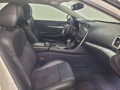 Used 2016 Nissan Maxima SR FWD image 21