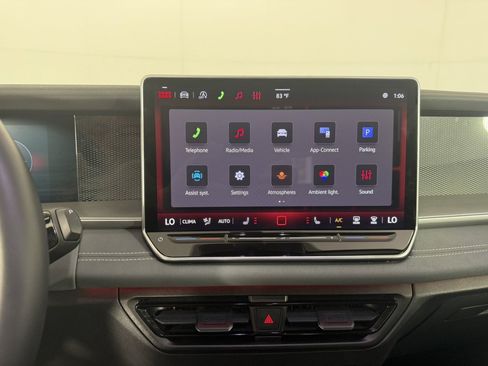 Used 2026 Volkswagen Tiguan SE FWD image 18