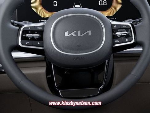New 2026 Kia Carnival FWD image 22