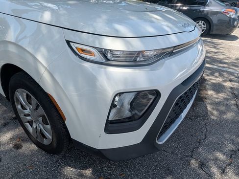 Used 2022 Kia Soul LX FWD image 9