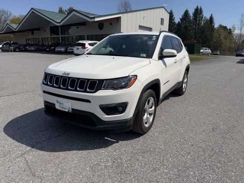 Used 2018 Jeep Compass Latitude w/ Cold Weather Group AWD/4WD image 1