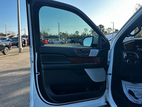 Used 2020 Lincoln Navigator L Reserve w/ Equipment Group 208A Reserve image 20