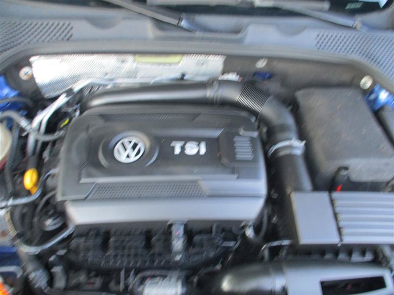 Used 2013 Volkswagen Beetle 2.0T FWD image 25