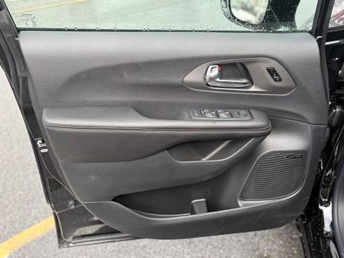New 2027 Chrysler Pacifica Limited AWD/4WD image 12
