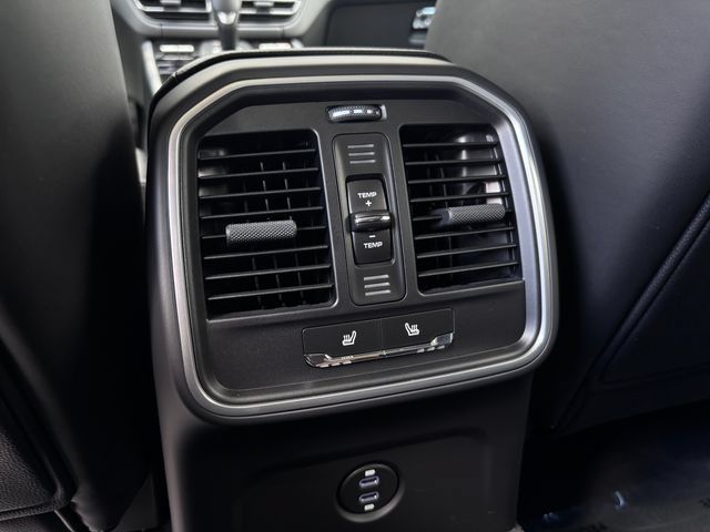 Certified 2026 Porsche Macan AWD/4WD image 25