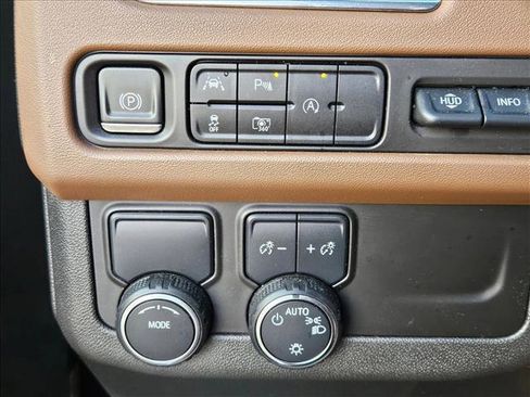 Used 2023 Chevrolet Tahoe High Country RWD image 8