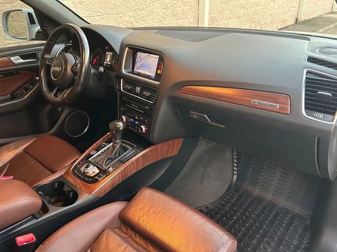 Used 2017 Audi Q5 2.0T Premium Plus w/ Technology Package image 15