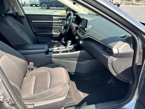 Used 2020 Nissan Altima 2.5 SV AWD/4WD image 14