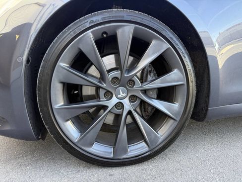 Used 2018 Tesla Model S 75D image 36