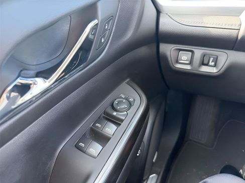 Certified 2023 GMC Acadia SLT FWD image 22