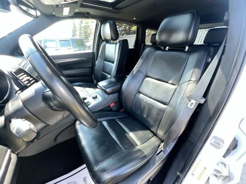 Used 2019 Jeep Grand Cherokee Limited AWD/4WD image 11