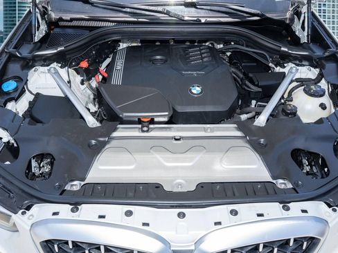 Used 2025 BMW X4 xDrive30i AWD/4WD image 36
