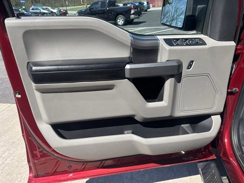 Used 2016 Ford F150 XLT w/ Equipment Group 302A Luxury AWD/4WD image 25