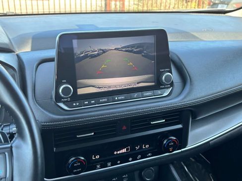 Used 2025 Nissan Rogue SV FWD image 25