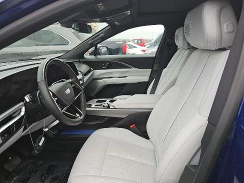 Used 2024 Cadillac Lyriq Sport image 10