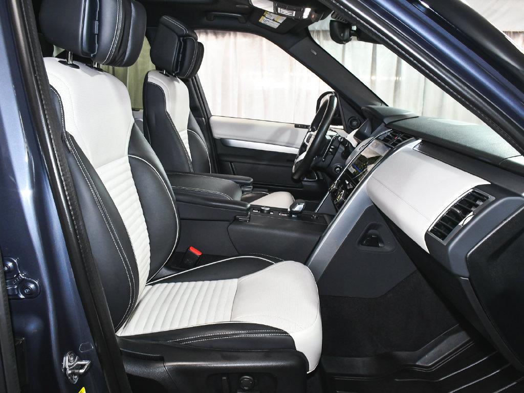 Used 2024 Land Rover Discovery Dynamic SE AWD/4WD image 66