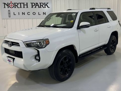 Used 2022 Toyota 4Runner SR5 Premium AWD/4WD image 5