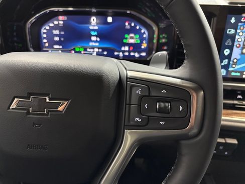 Used 2025 Chevrolet Silverado 1500 LT Trail Boss AWD/4WD image 19