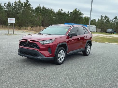 Used 2021 Toyota RAV4 LE image 4