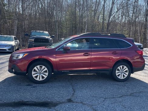 Used 2018 Subaru Outback 2.5i Premium image 3