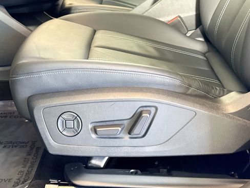 Used 2025 Audi Q4 e-tron Premium Plus w/ Premium Plus AWD/4WD image 18
