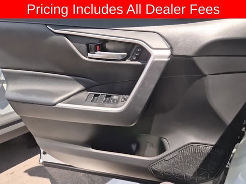 Used 2021 Toyota RAV4 XLE Premium FWD image 10