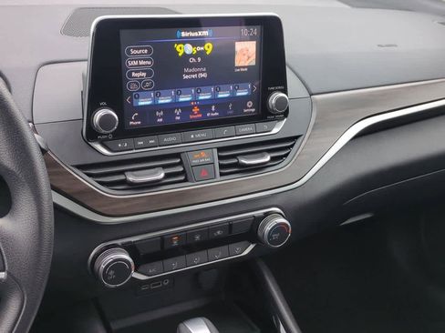 Used 2024 Nissan Altima 2.5 SV image 26