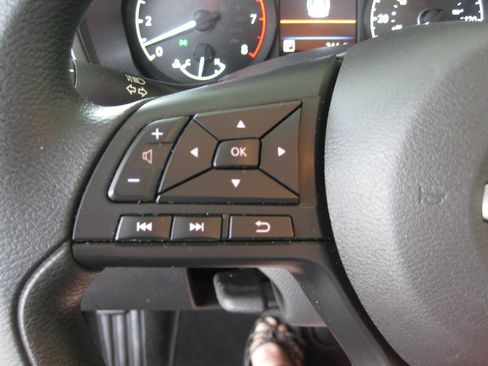 Used 2025 Nissan Altima 2.5 S FWD image 13