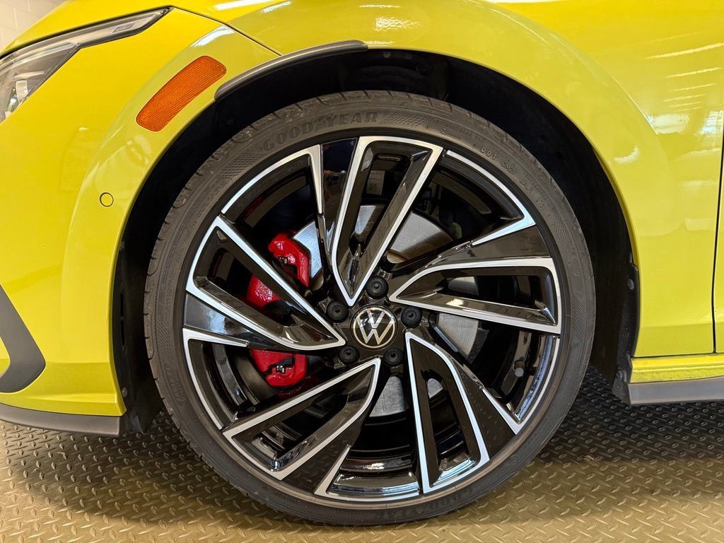 Used 2022 Volkswagen GTI Autobahn FWD image 27