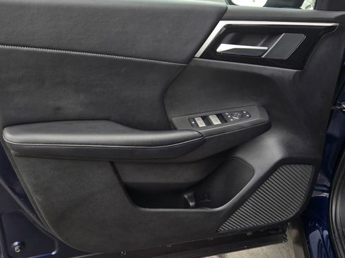 Used 2024 Mitsubishi Outlander SE Black Edition image 9