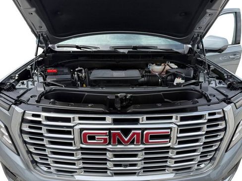 Certified 2025 GMC Yukon XL Denali AWD/4WD image 11