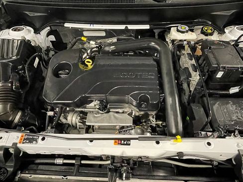Used 2023 Chevrolet Equinox LS image 36