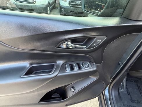 Used 2020 Chevrolet Equinox LT w/ Driver Convenience Package FWD image 19