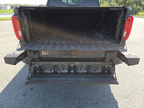 Used 2021 GMC Sierra 1500 AT4 w/ AT4 Premium Package AWD/4WD image 25
