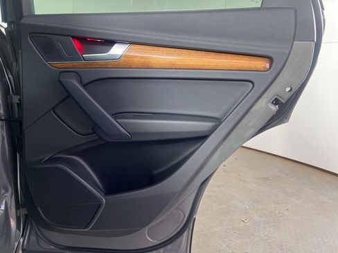 Certified 2023 Audi Q5 2.0T Premium w/ Convenience Package image 14