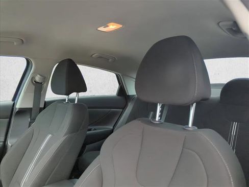Used 2023 Hyundai Elantra SEL w/ Convenience Package FWD image 15