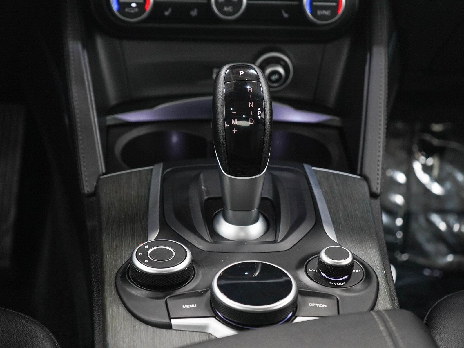 Used 2019 Alfa Romeo Stelvio Ti AWD/4WD image 19