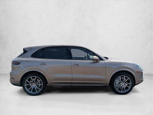 Used 2019 Porsche Cayenne Turbo AWD/4WD image 4